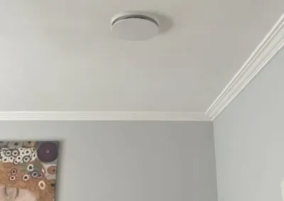 Sistema de ventilación en habitación de una vivienda para la mitigación del gas radón