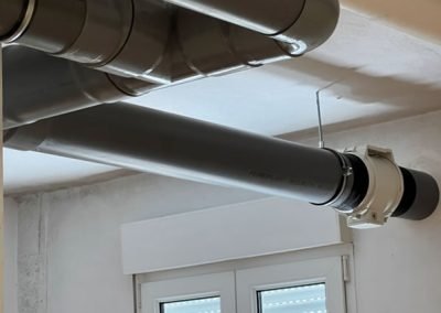 conductos de aire para la mitigación del gas radón en una vivienda